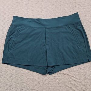 Athleta Womens Trekkie North short women's size 22 Teal #530626